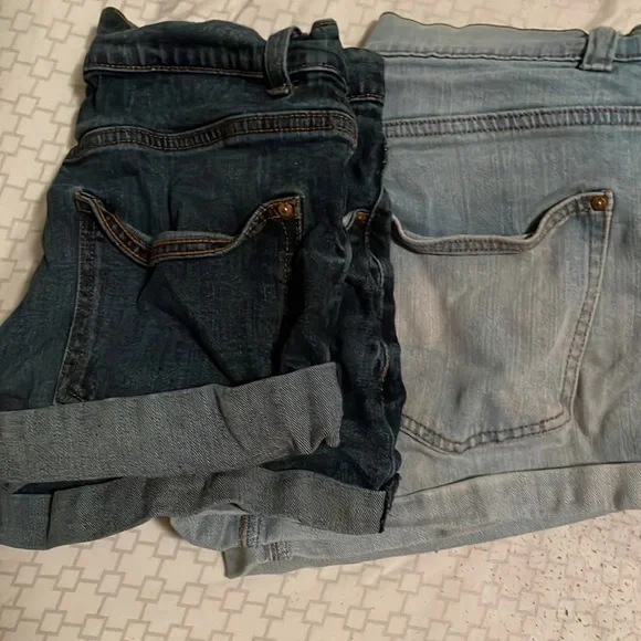 Womens shorts - Picture 4 of 4